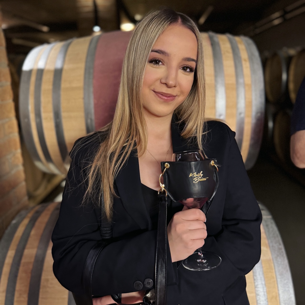black Luxe Wine Glass To Go3